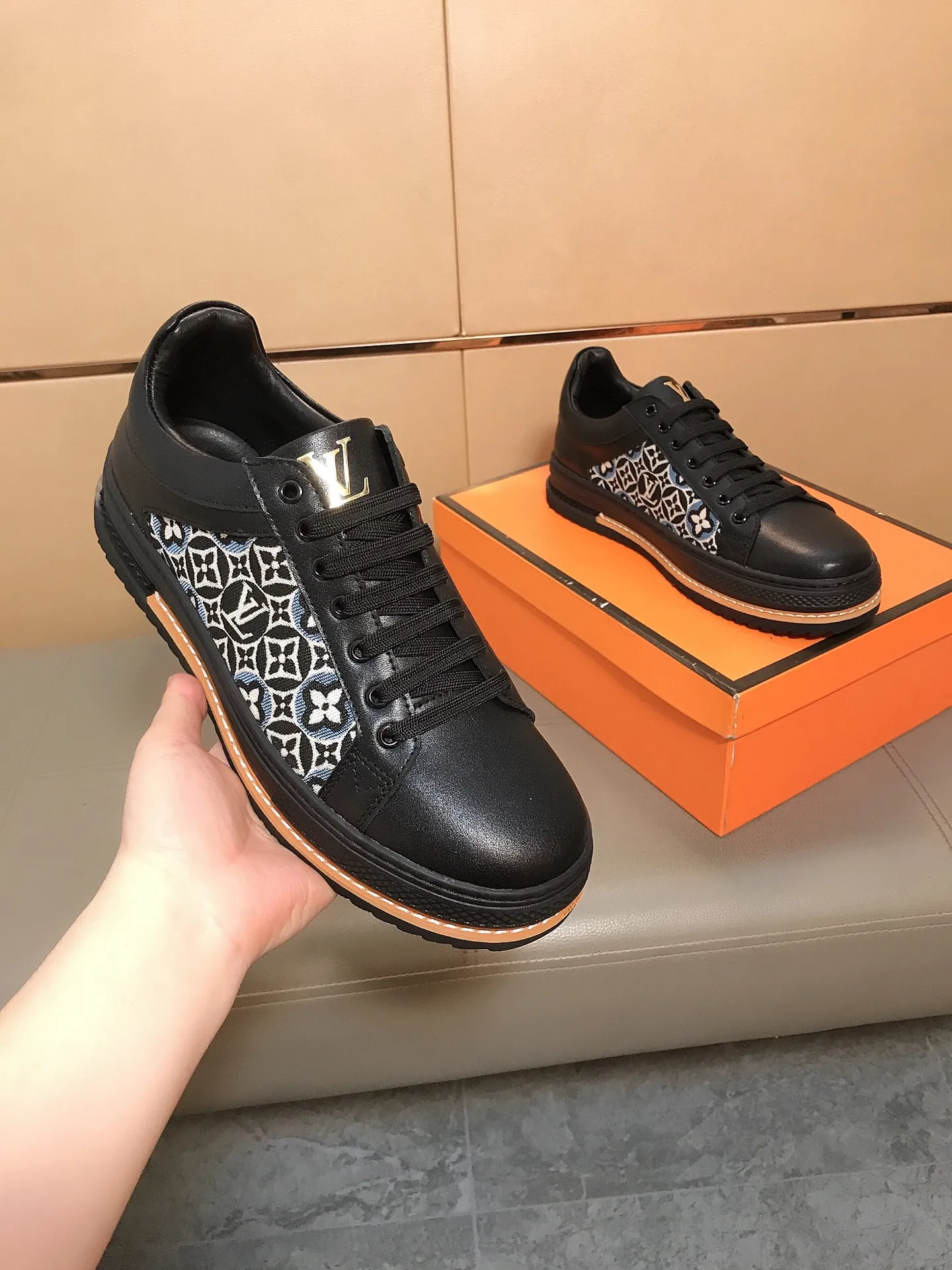 Ex-factory price 400 🆕🆕🔆🔆Hot-selling [Louis Vuitton] LV🔝new Korean style casual men's shoes, high-end brand, the upper is made of Italian cowhide stitching printed fabrics and sheepskin feet🔥, making walking more convenient and comfortable! Amazing work [color]! Create a fashionable personality to set off your uniqueness! A must-have for trendy men! Classic🔥Size: 38-44